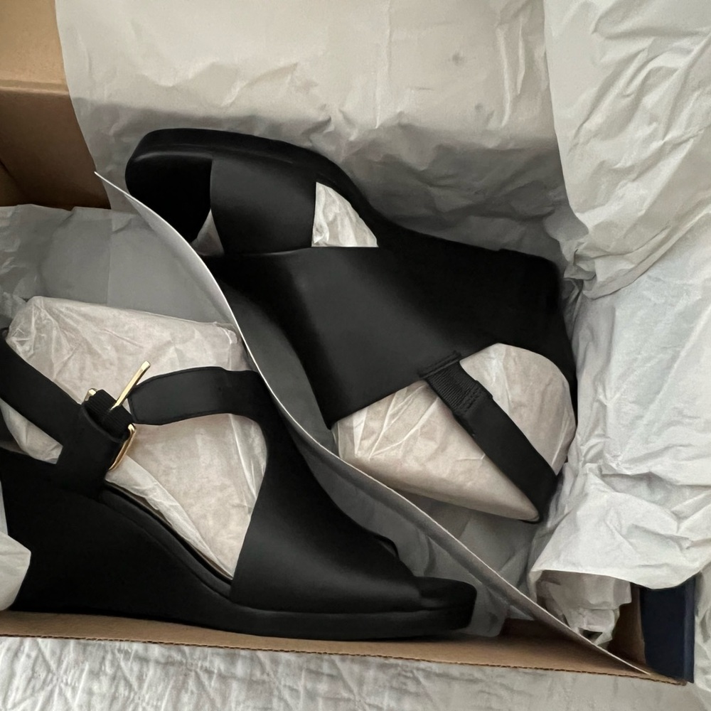 Cole Haan - Picture 9 of 9